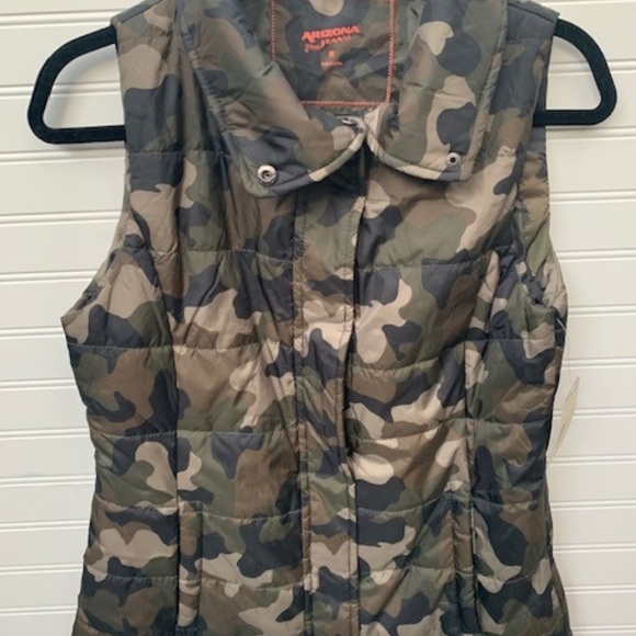 🐣🐣NWT Camo Vest Women SZ Medium🐣🐣 - Picture 1 of 8